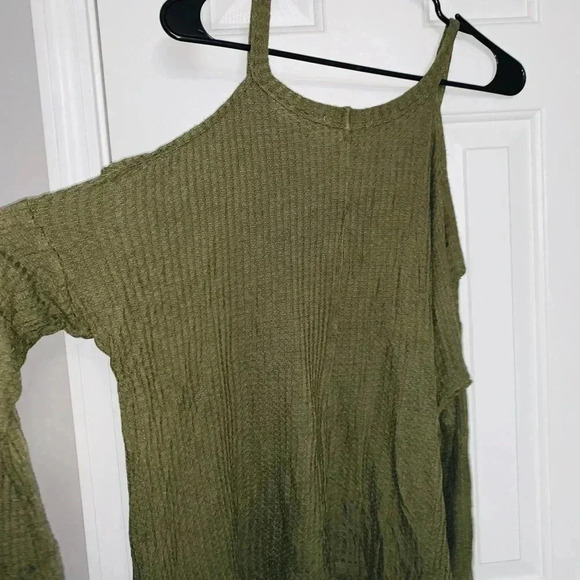 Cold Shoulder Thermal - Picture 6 of 6